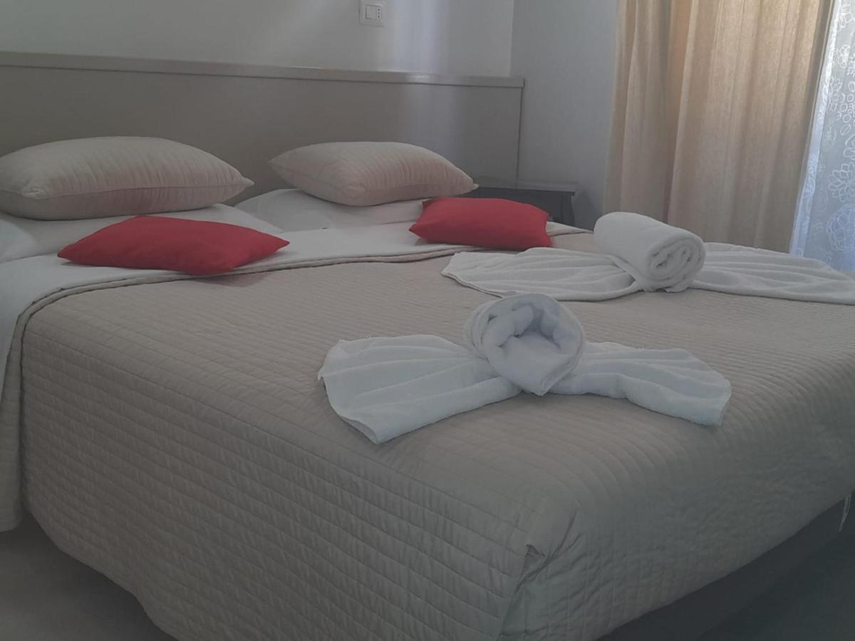 Guest House Fidardo Rzym Zewnętrze zdjęcie